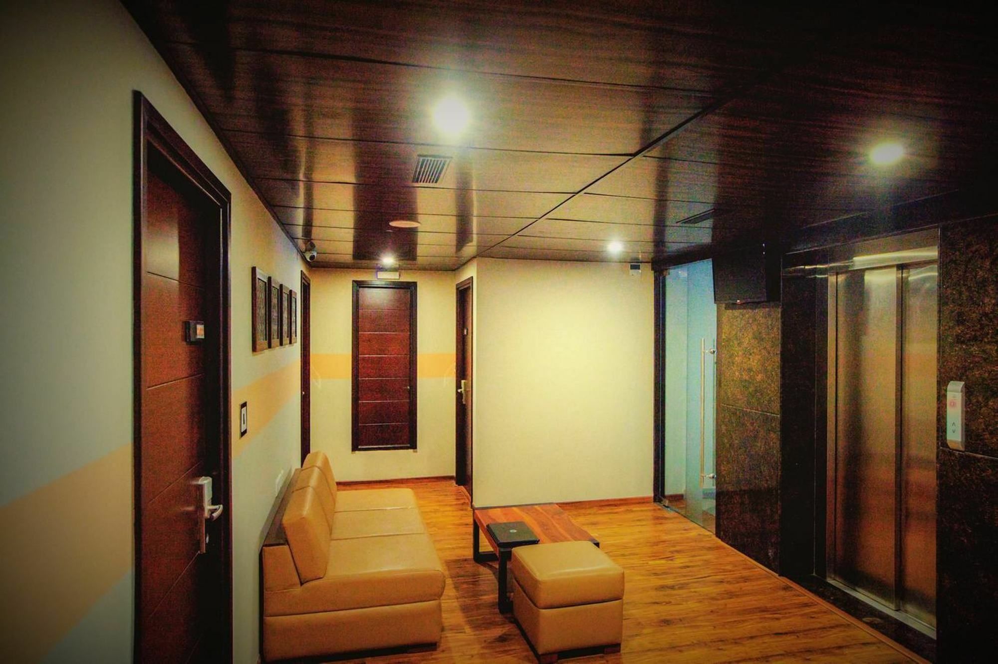 Minla Hotel Bangalore Eksteriør bilde