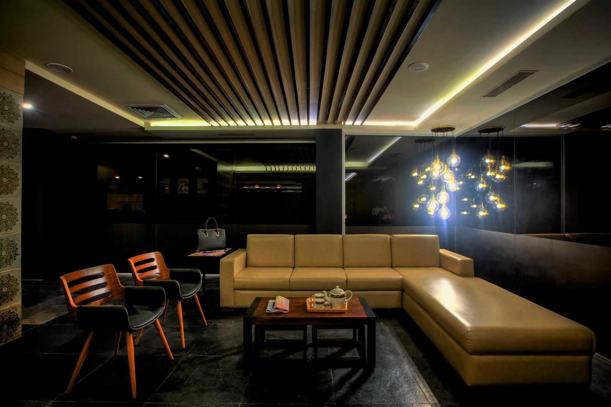Minla Hotel Bangalore Eksteriør bilde