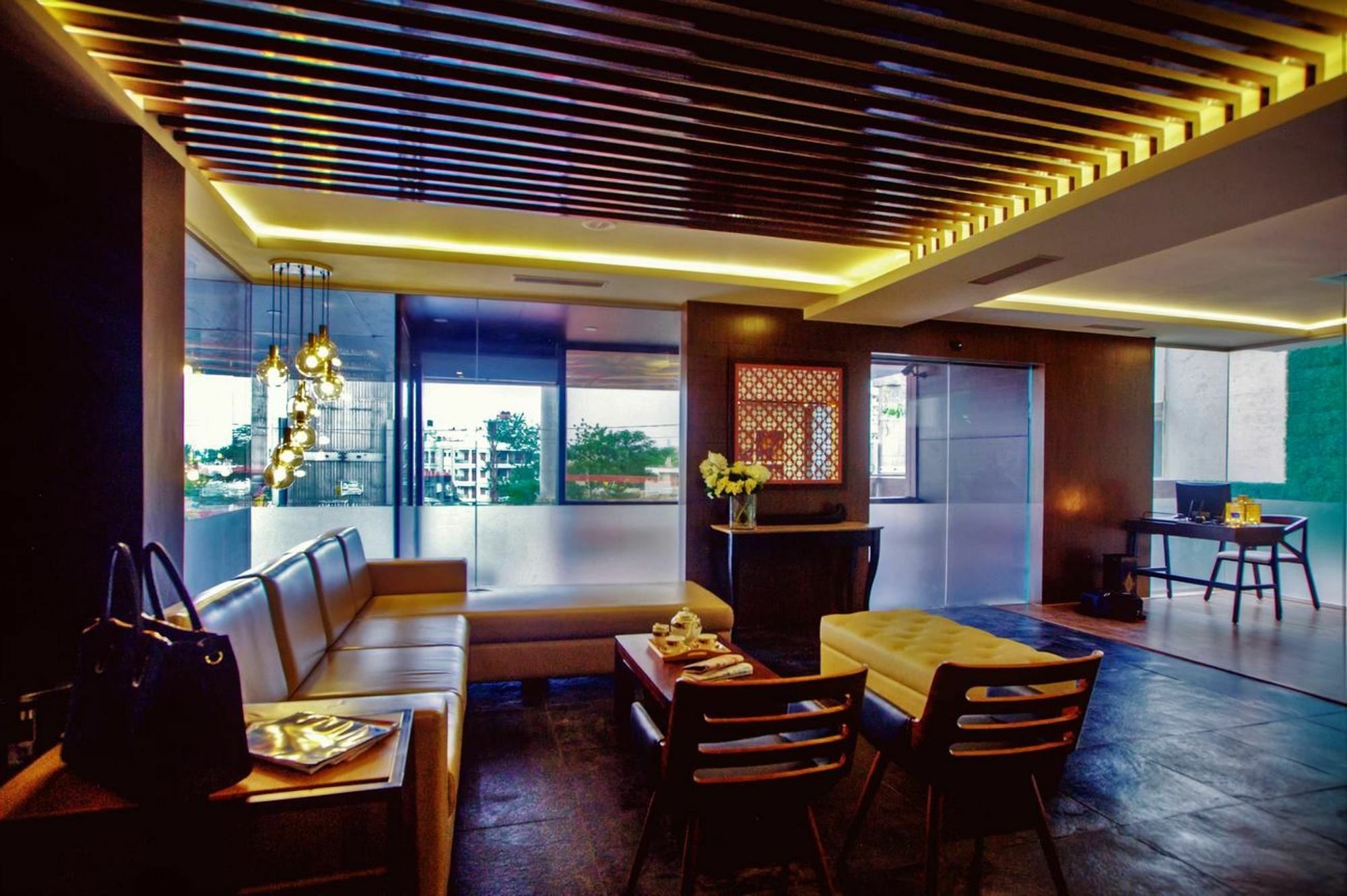 Minla Hotel Bangalore Eksteriør bilde